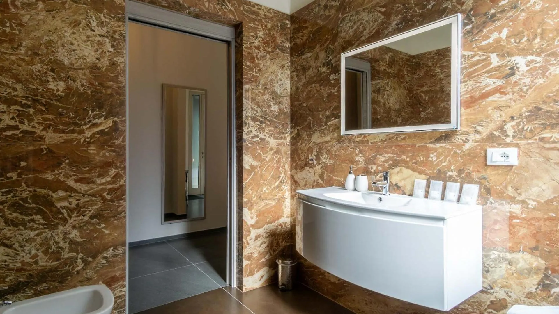 Konukevi Residenza Grazioli 2 Otel Verona